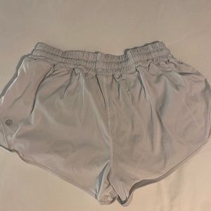 lululemon hotty hot short 2.5 inseam size 8